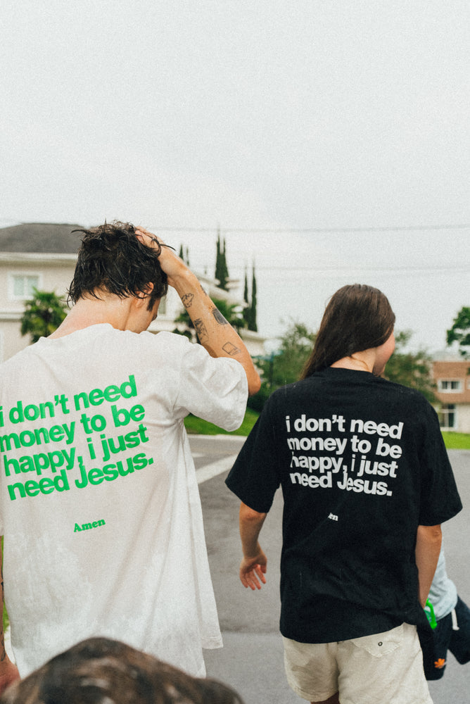 T-SHIRT I JUST NEED JESUS OFF WHITE