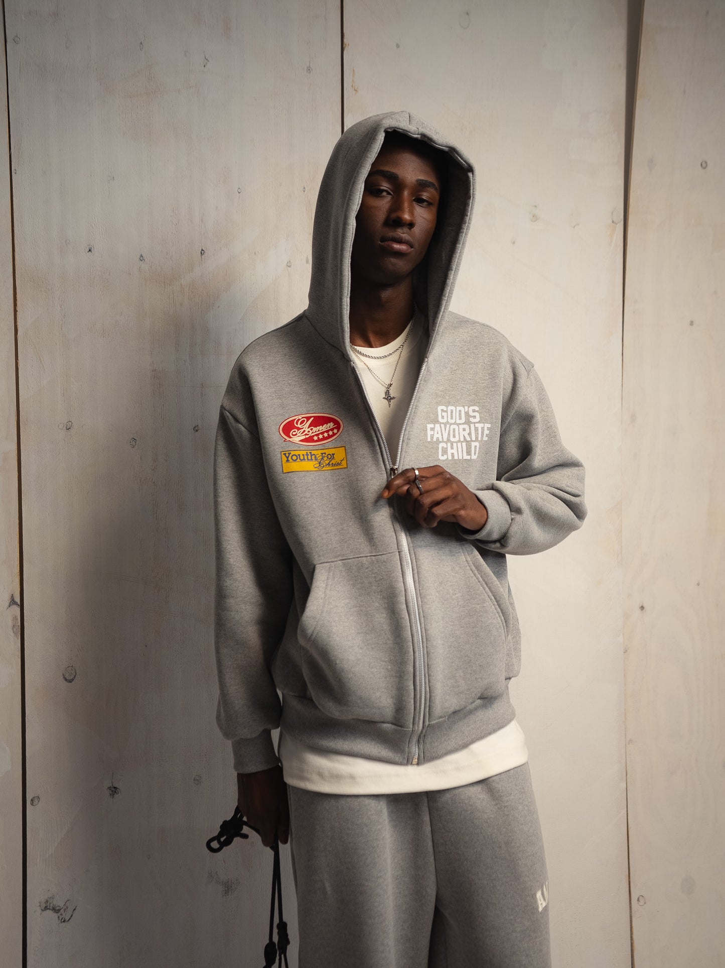 MOLETOM GOD'S FAVORITE CHILD ZIP UP CINZA