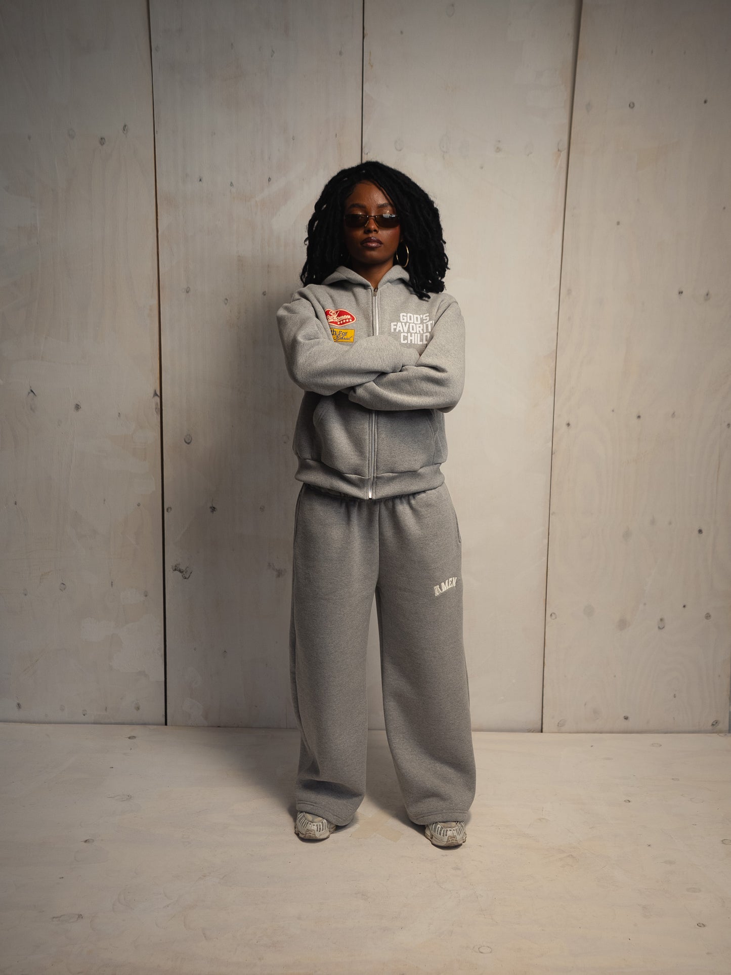 MOLETOM GOD'S FAVORITE CHILD ZIP UP CINZA