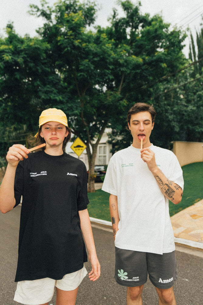 T-SHIRT I JUST NEED JESUS OFF WHITE