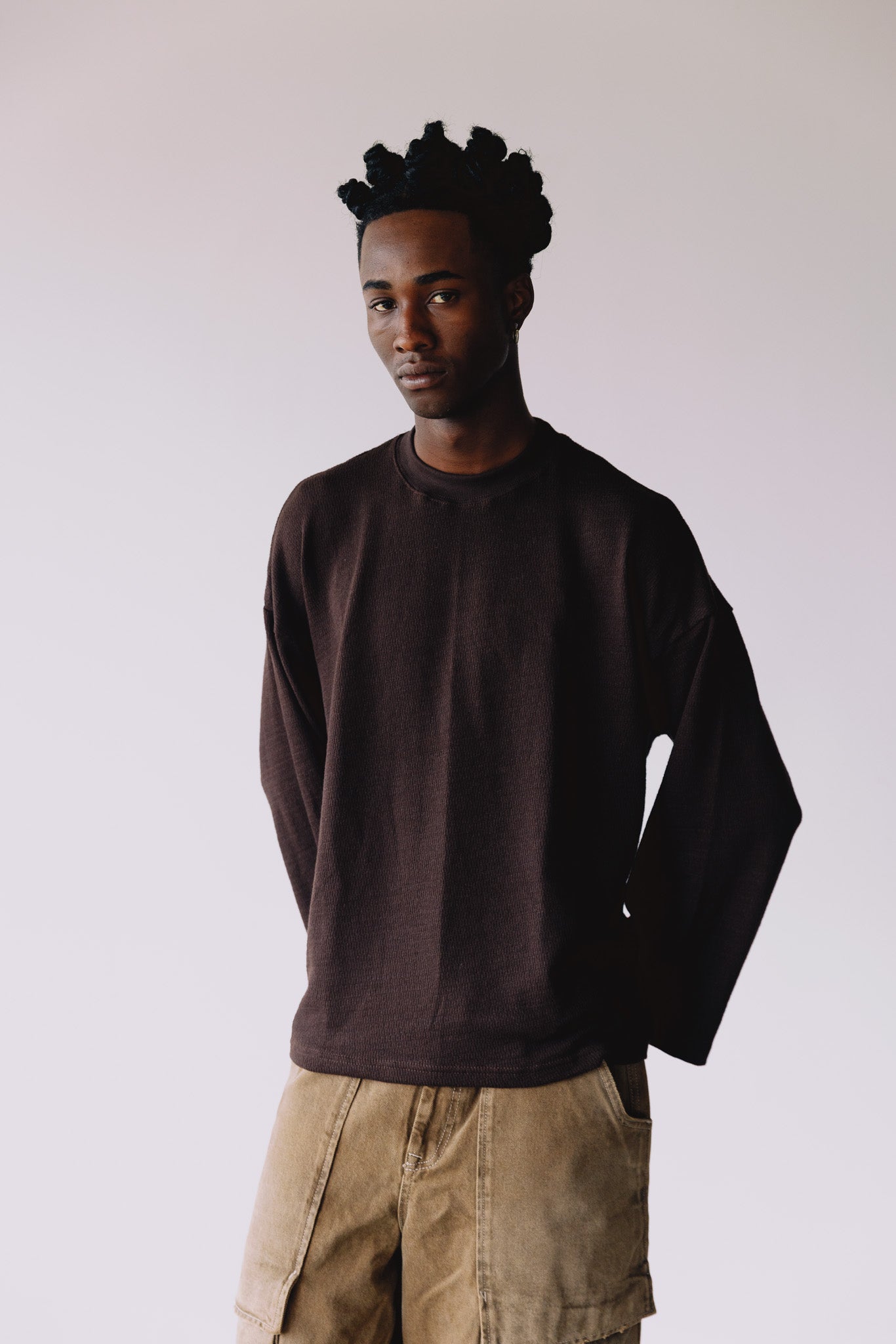 LONGSLEEVE A EMBLEM MARROM