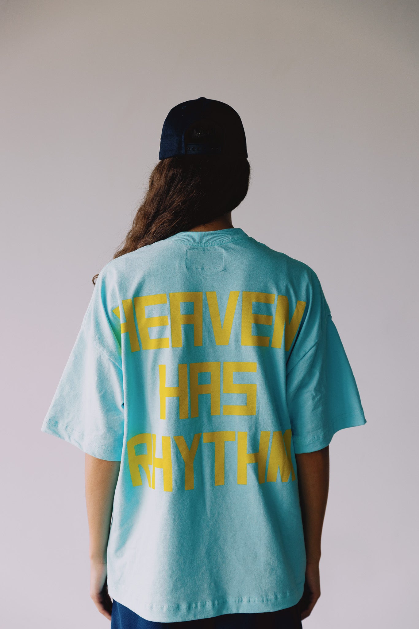 CAMISETA HEAVEN HAS RHYTM AZUL CLARO