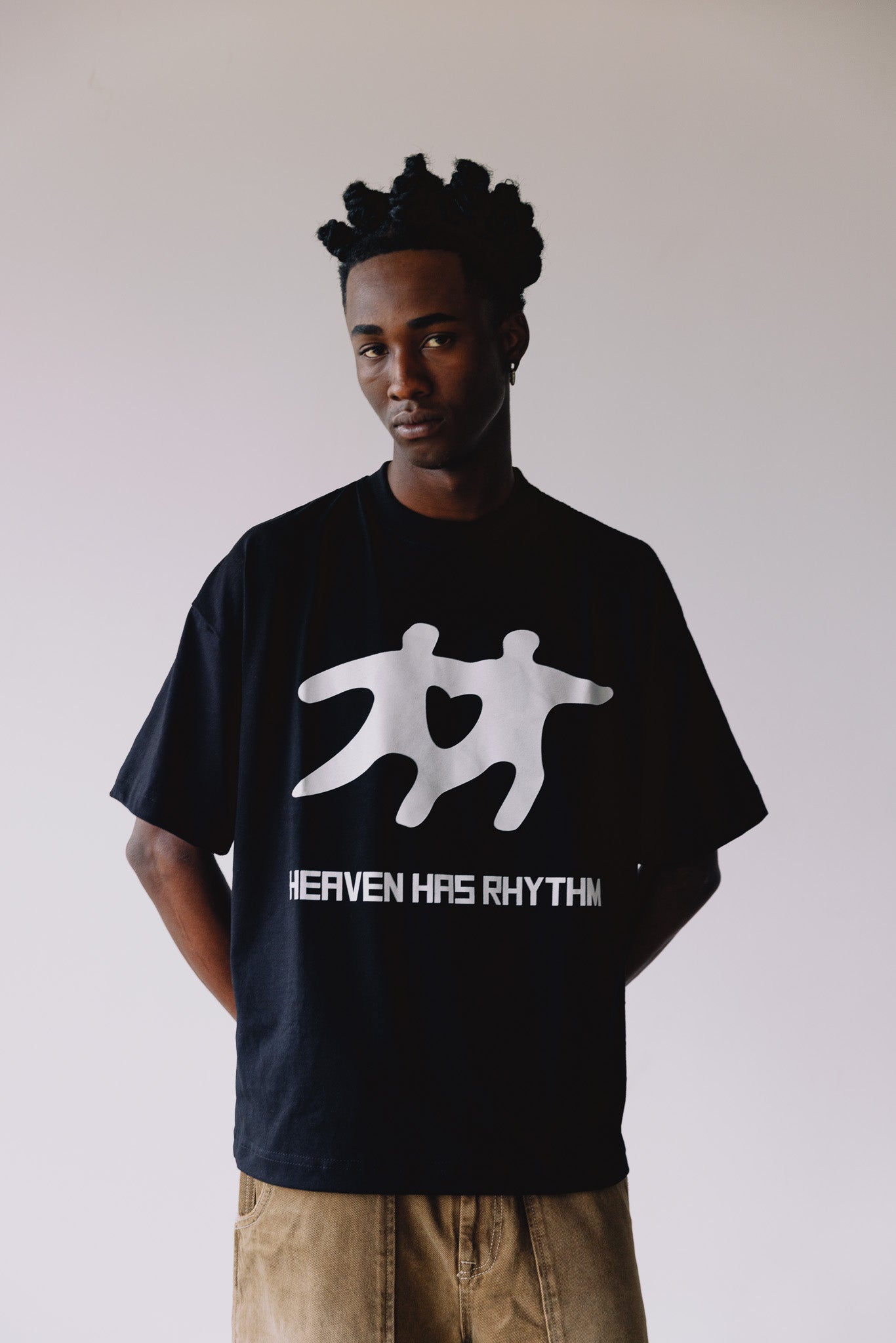 CAMISETA HEAVEN HAS RHYTM PRETA