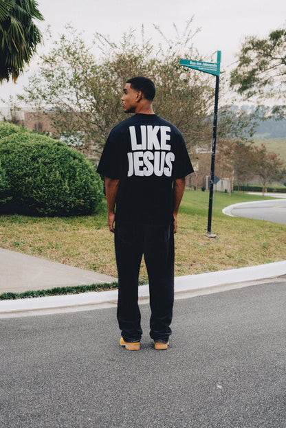 CAMISETA NOBODY LOVES ME LIKE JESUS PRETA