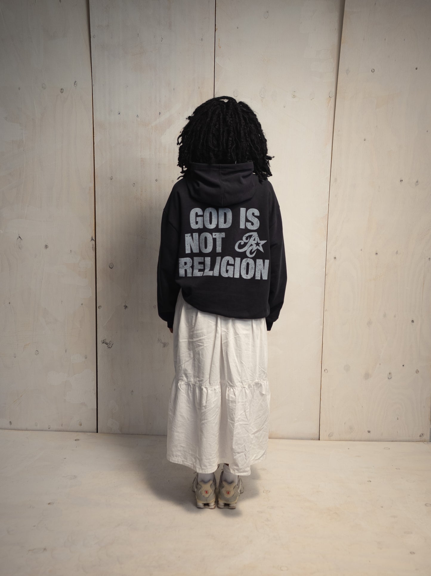 [PRÉ-VENDA] MOLETOM GOD IS NOT A RELIGION WASHED BLACK