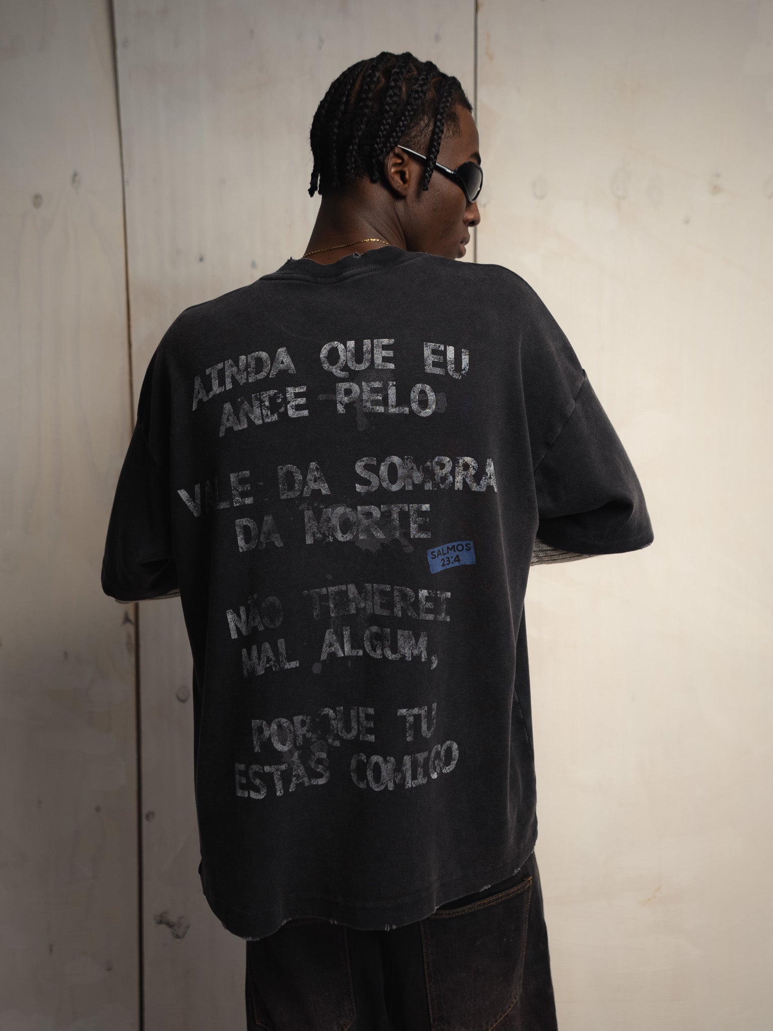 CAMISETA SALMOS 23:4 HEAVY WASHED BLACK
