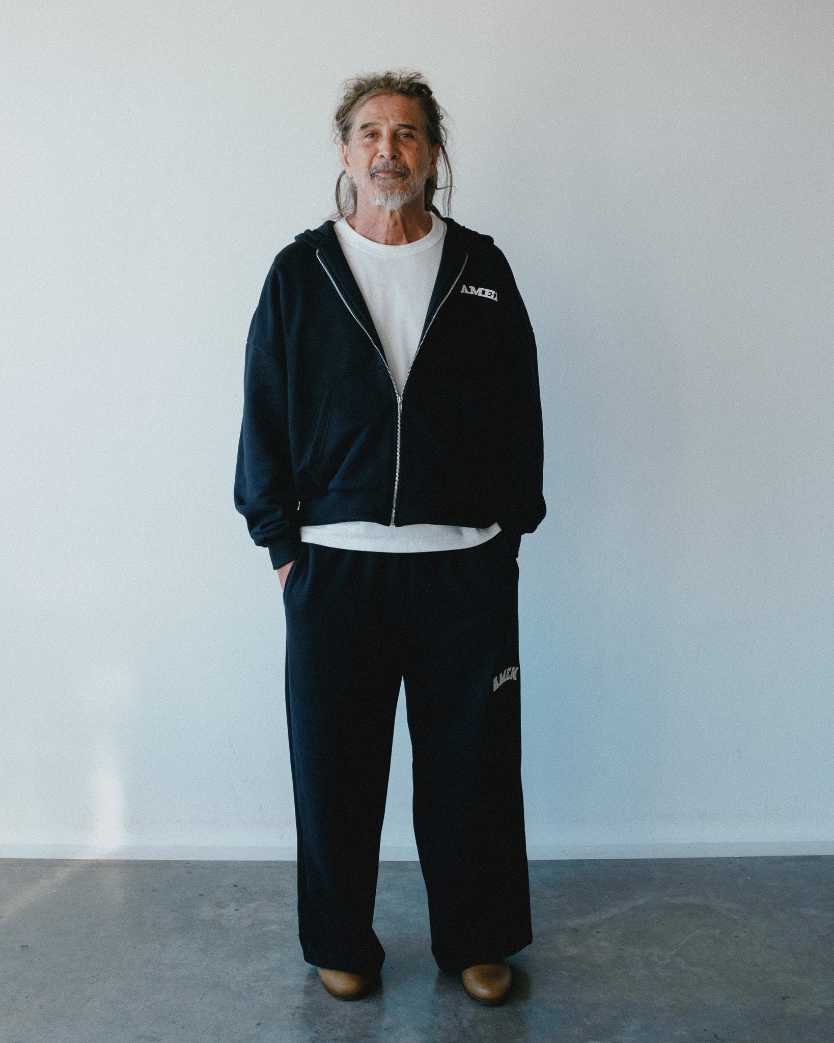 BLACK BAGGY SWEATSHIRT