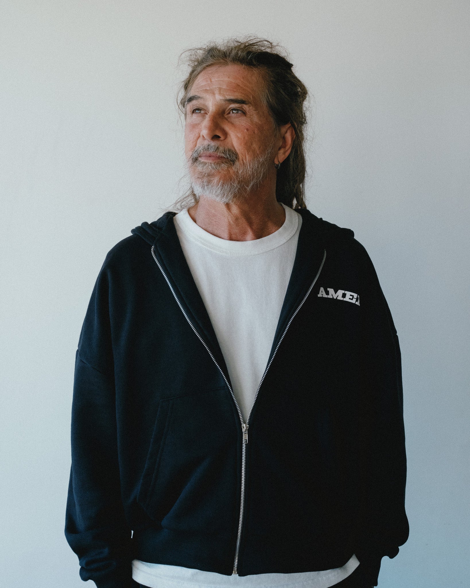 MOLETOM ZIP UP BOXY JESUS IS MY BEST FRIEND PRETO – Amen