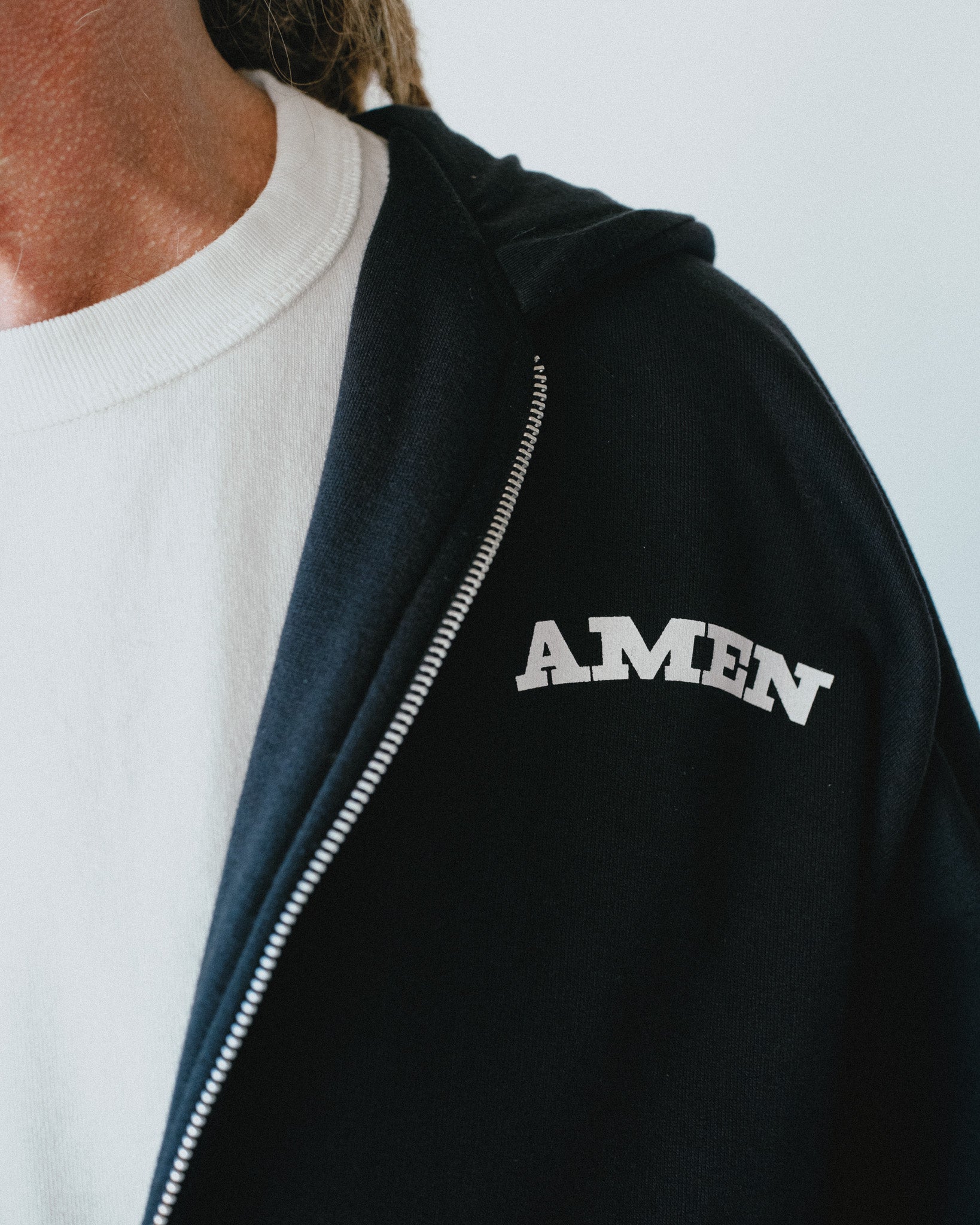 MOLETOM ZIP UP BOXY JESUS IS MY BEST FRIEND PRETO