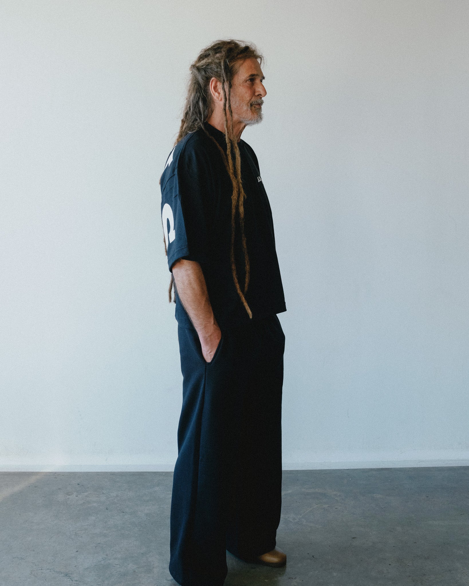 BLACK BAGGY SWEATSHIRT