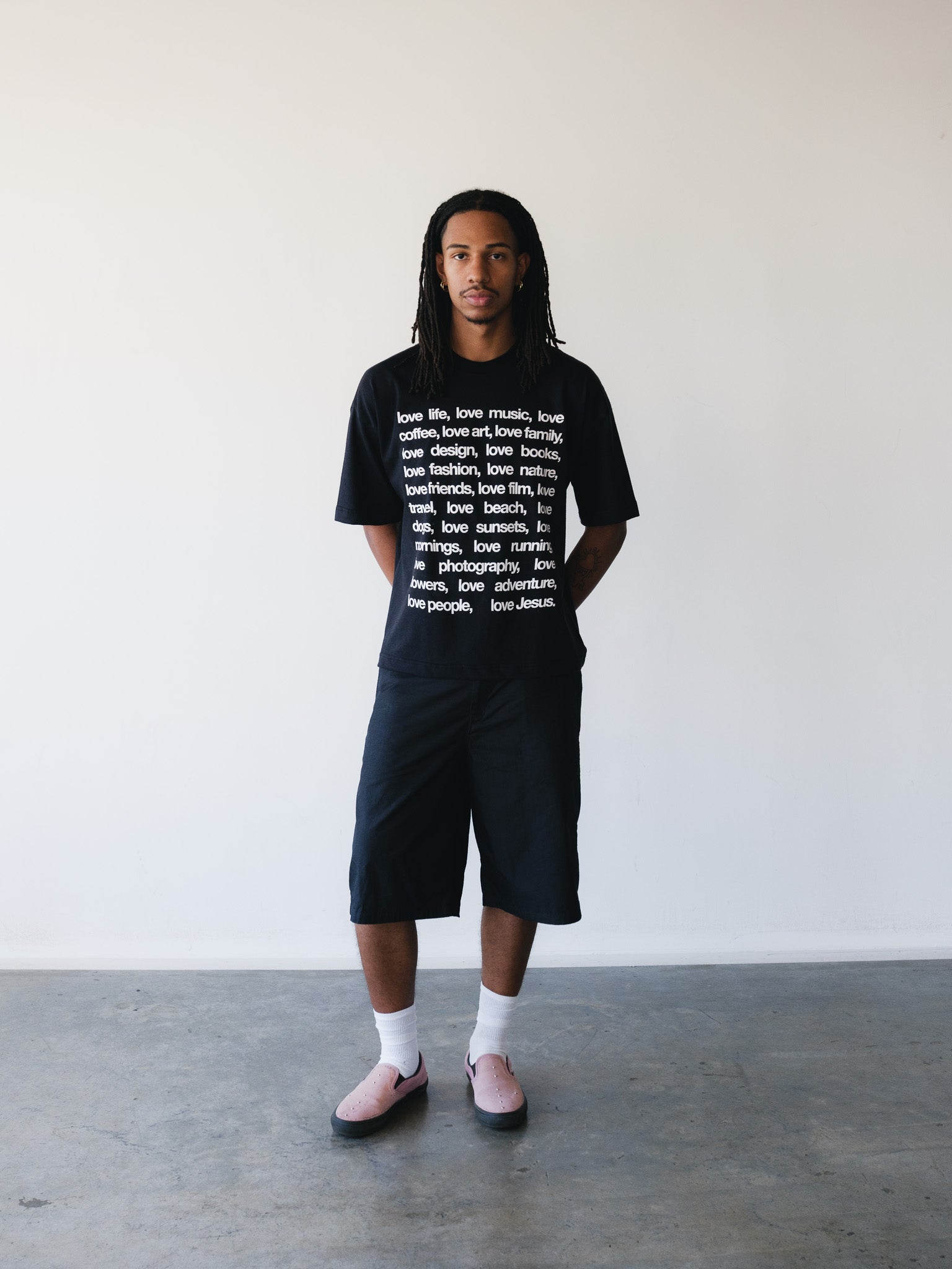 [PRÉ-VENDA] CAMISETA LOVE EVERYTHING PRETA