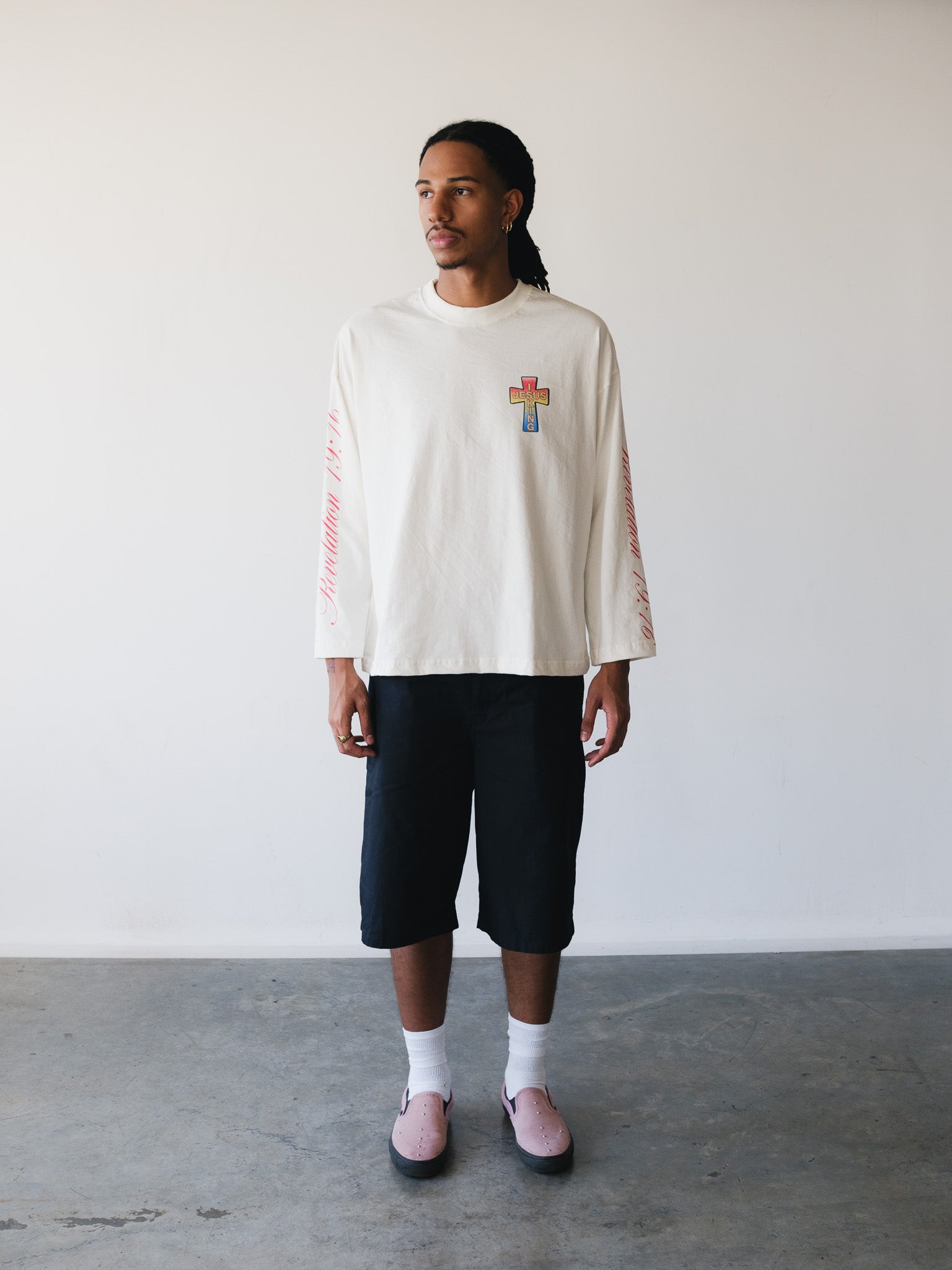 [PRÉ-VENDA] LONSLEEVE JESUS IS KING OFF WHITE