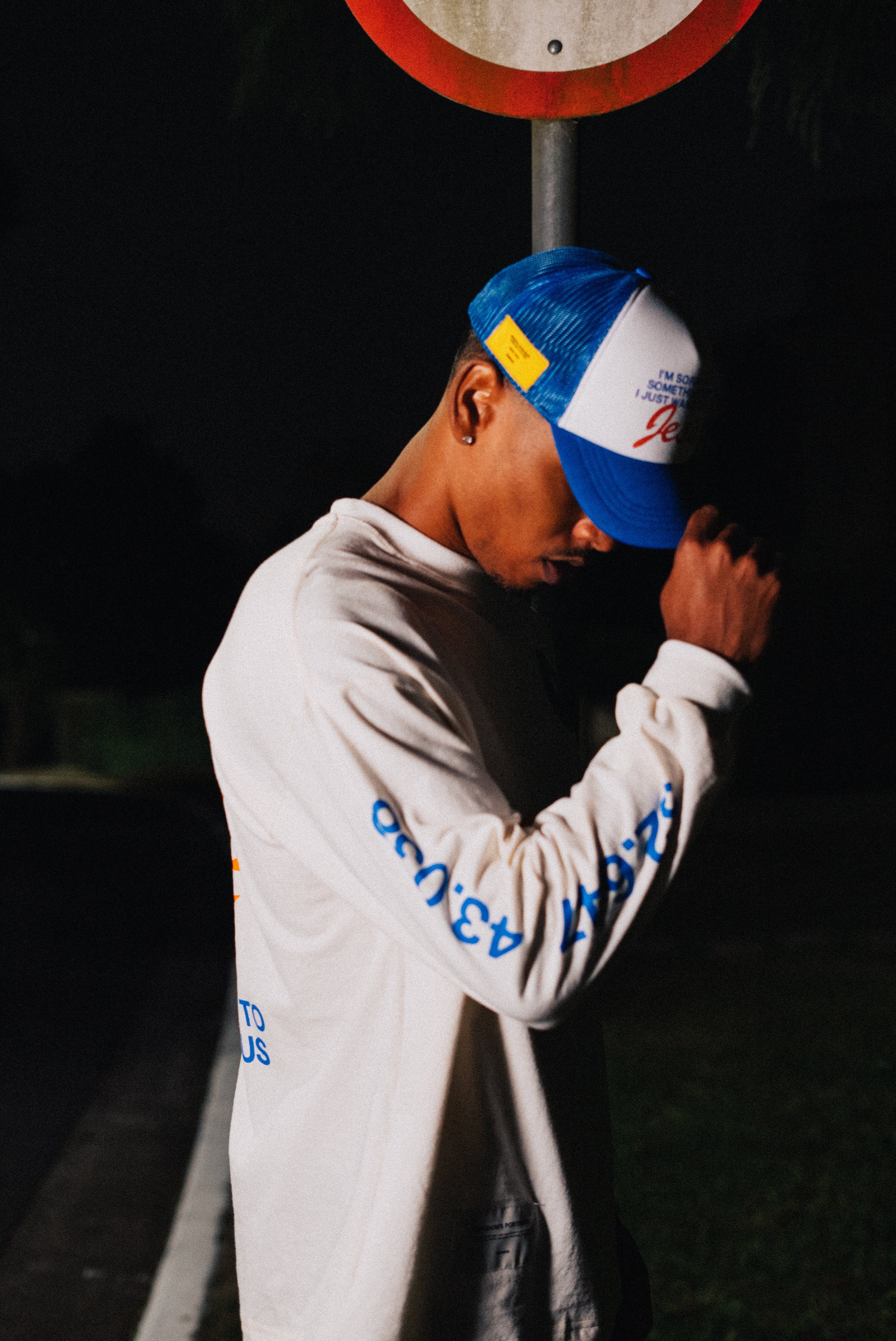CAMISETA LONG SLEEVE OFF WHITE KINGDOM'S PORTRAITS
