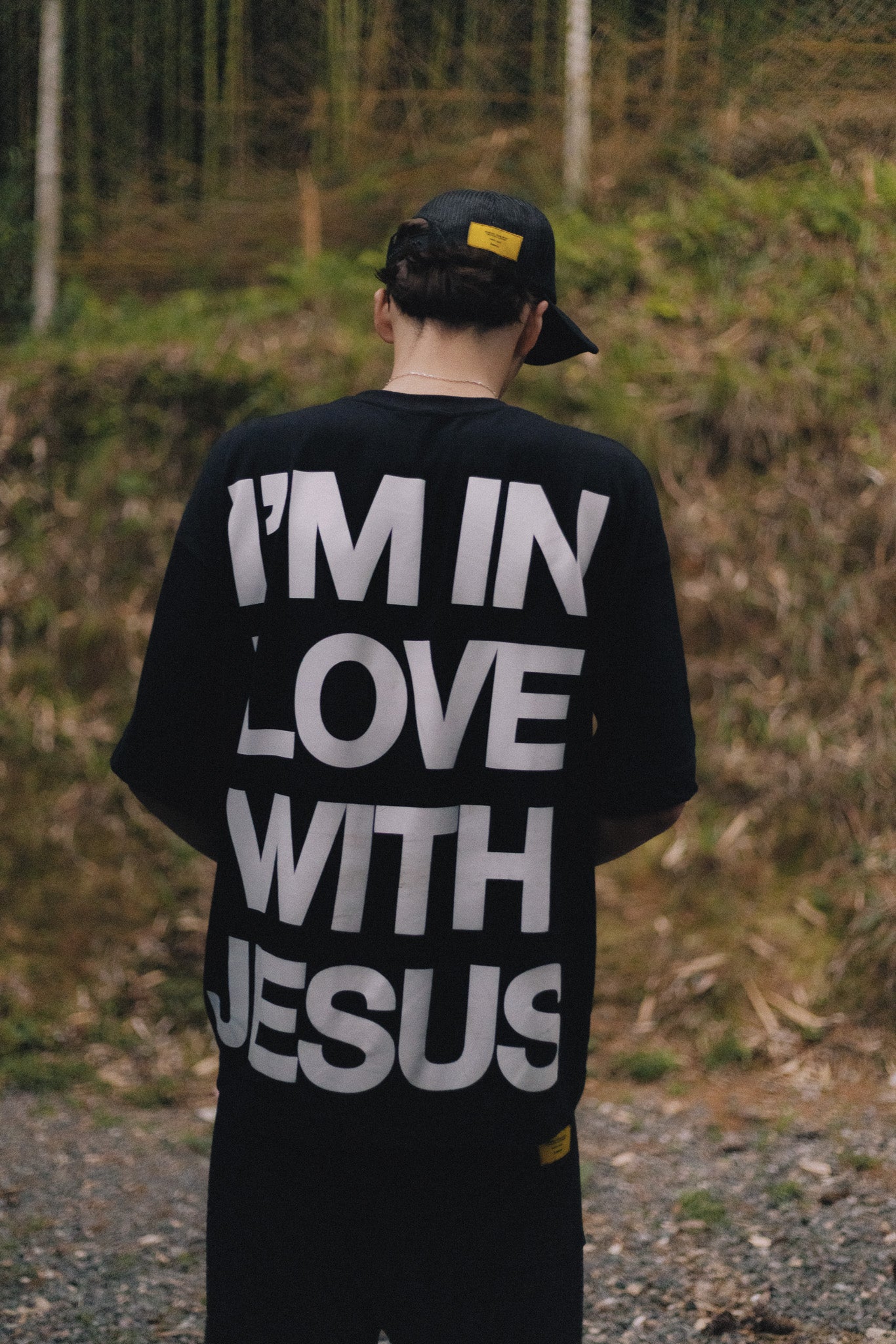 CAMISETA PRETA IN LOVE WITH JESUS