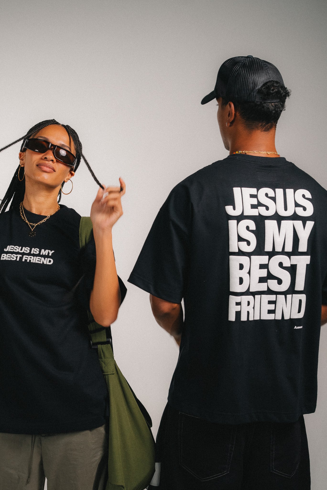 CAMISETA PRETA JESUS IS MY BEST FRIEND